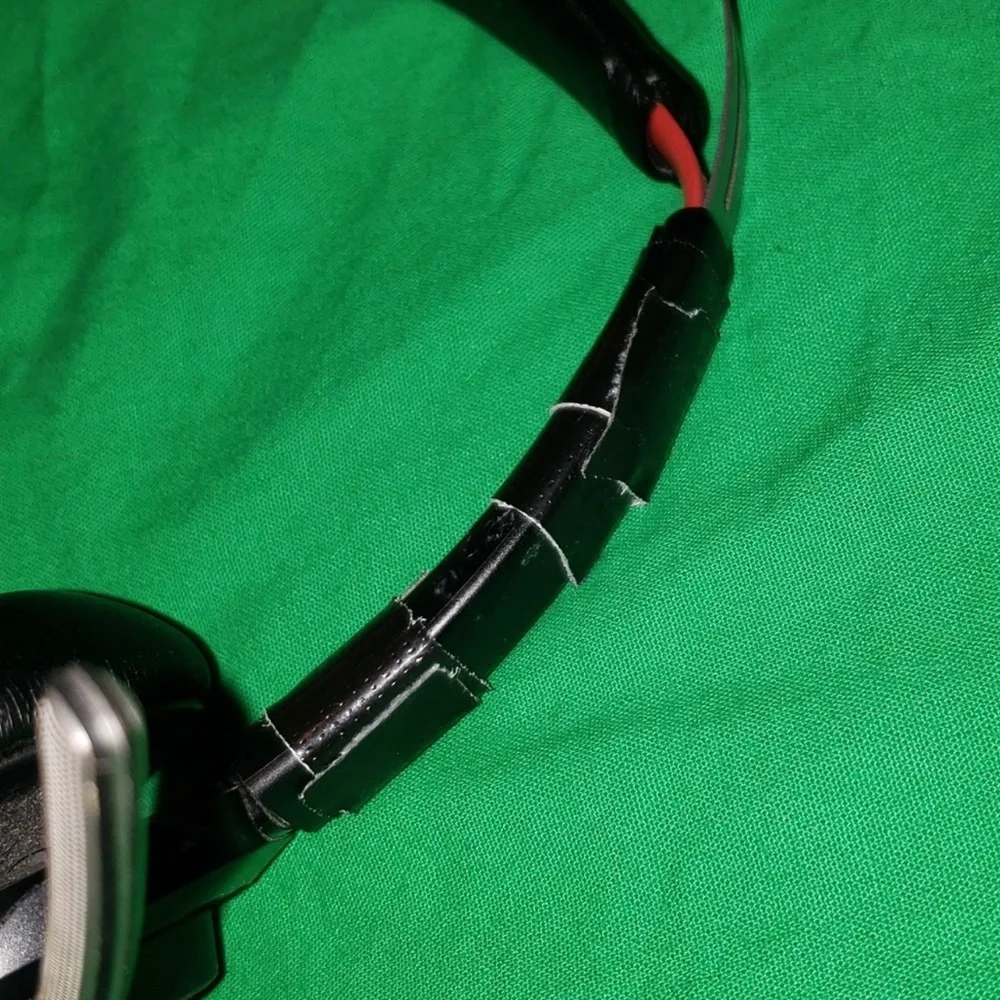 Poly Voyager Focus Bluetooth Headset for PC Cell phone+ Charge Stand Plantronics